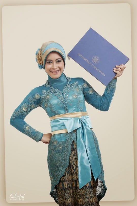 Kebaya untuk pesta 3