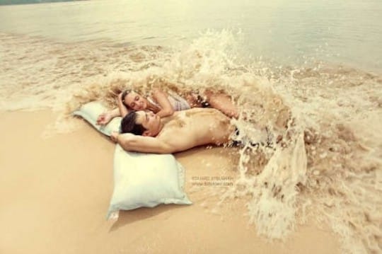Selimut ombak pantai pre wedding