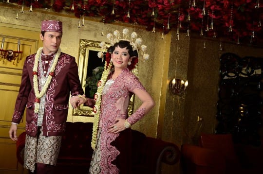 Baju pengantin kebaya khas jawa