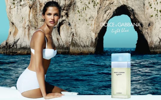 Bianca Balti memakai model pakaian dalam Dolce & Gabbana