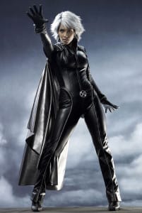 Halle Berry memerankan karakter Strom dalam Xmen