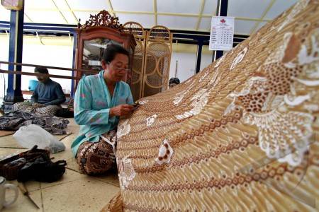 Proses membuat batik