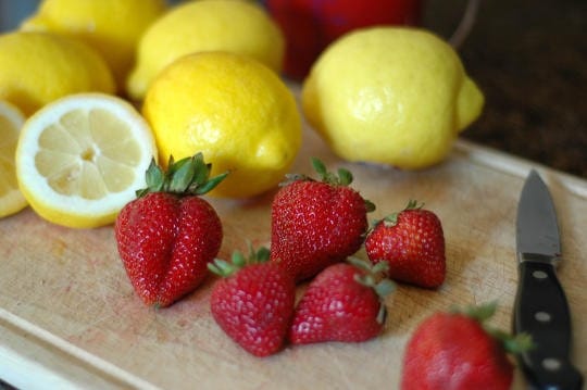 Lemon dan Strawberry