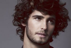 rambut pria keriting