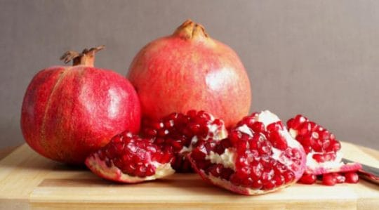 Cara Membuat Masker Dari Buah Delima