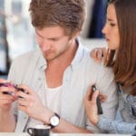 Cara membuat wanita penasaran